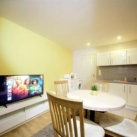 올드 타운 아파트먼츠 *