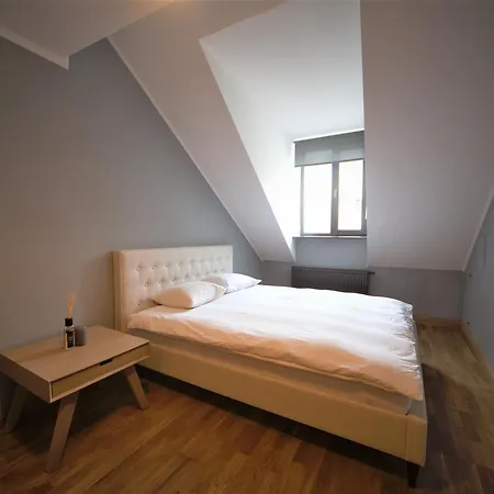 올드 타운 아파트먼츠