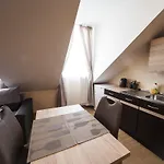 올드 타운 아파트먼츠 아파트